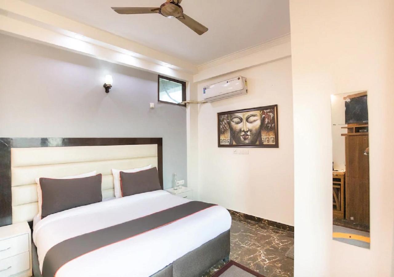 Sangvi Palace Hotel Greater Noida Zewnętrze zdjęcie